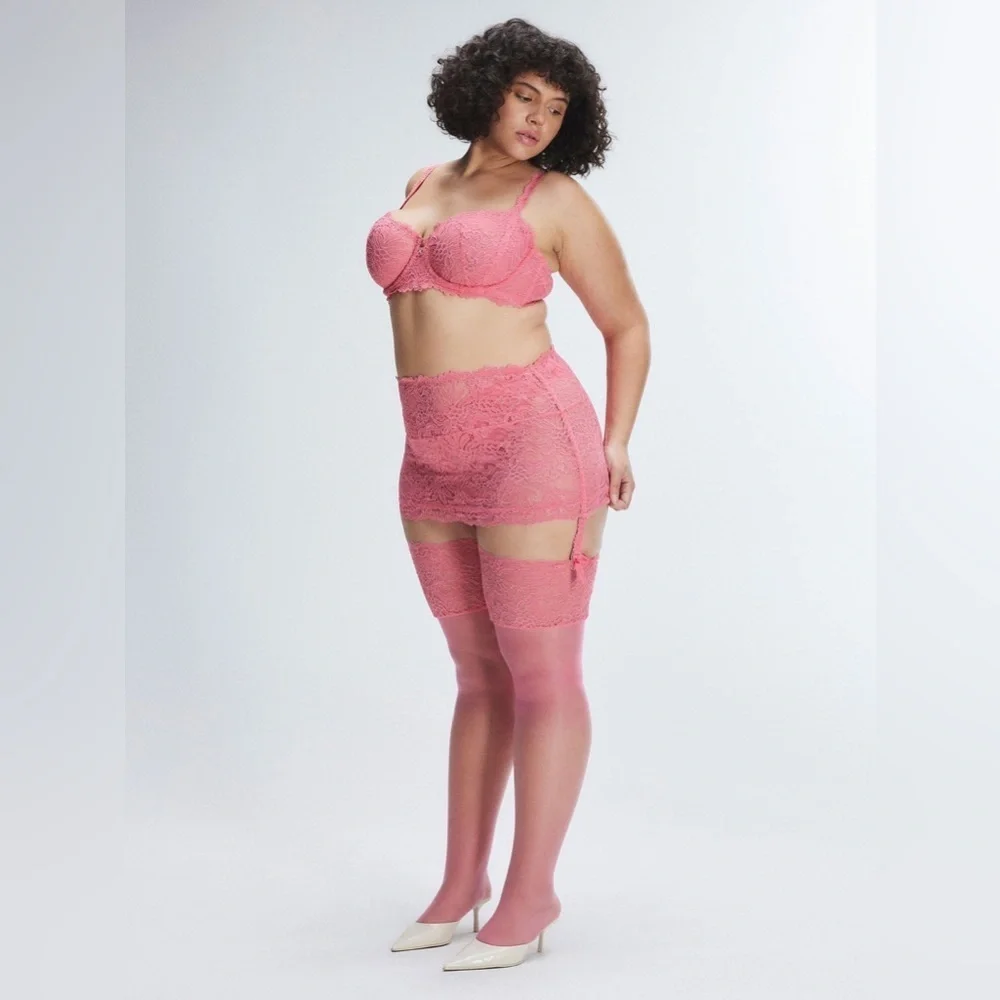 Savage X Fenty ROMANTIC CORDED LACE GARTER SKIRT in Acacia Pink Plus Size